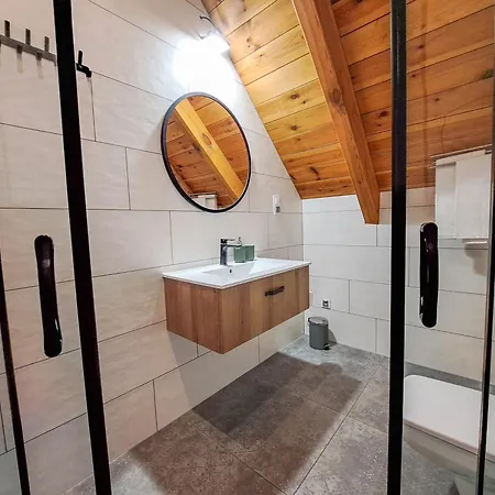 4 Swory בית הארחה 3*