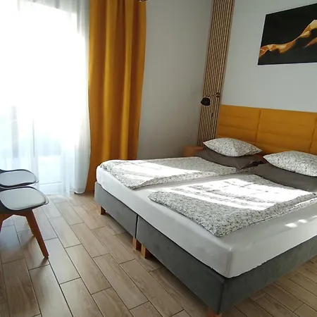 4 Swory בית הארחה